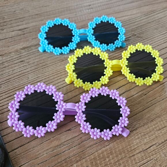 Girls Flower Sunglasses Bundle  New - Picture 1 of 3